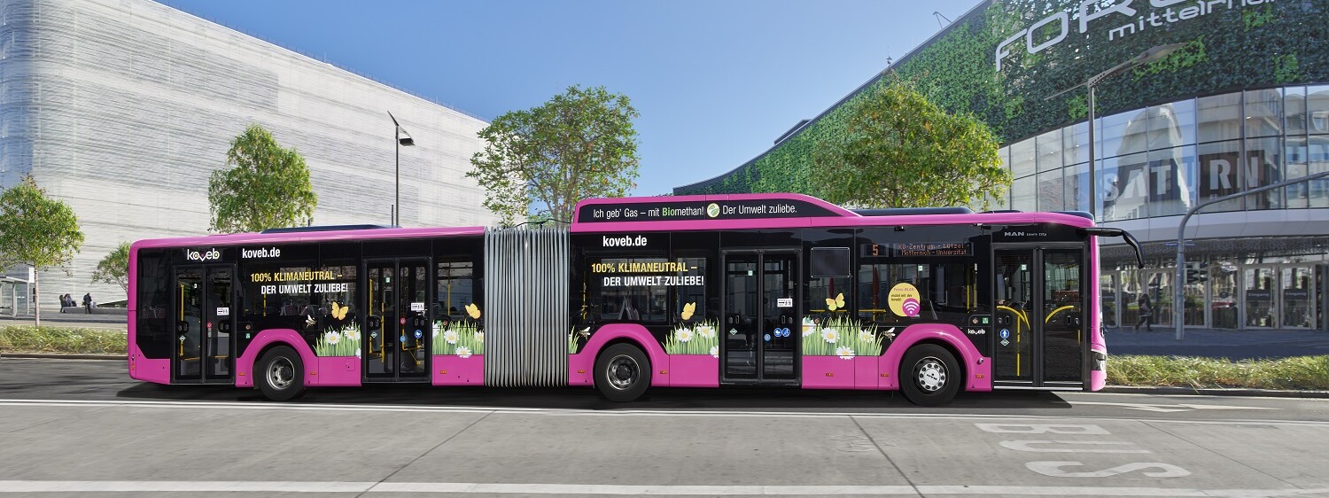 koveb Bus am Zentralplatz vor Forum Confluentes und Forum Mittelrhein © Gauls koveb Bus am Zentralplatz vor Forum Confluentes und Forum Mittelrhein © Gauls