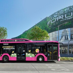 koveb Bus am Zentralplatz vor Forum Confluentes und Forum Mittelrhein © Gauls